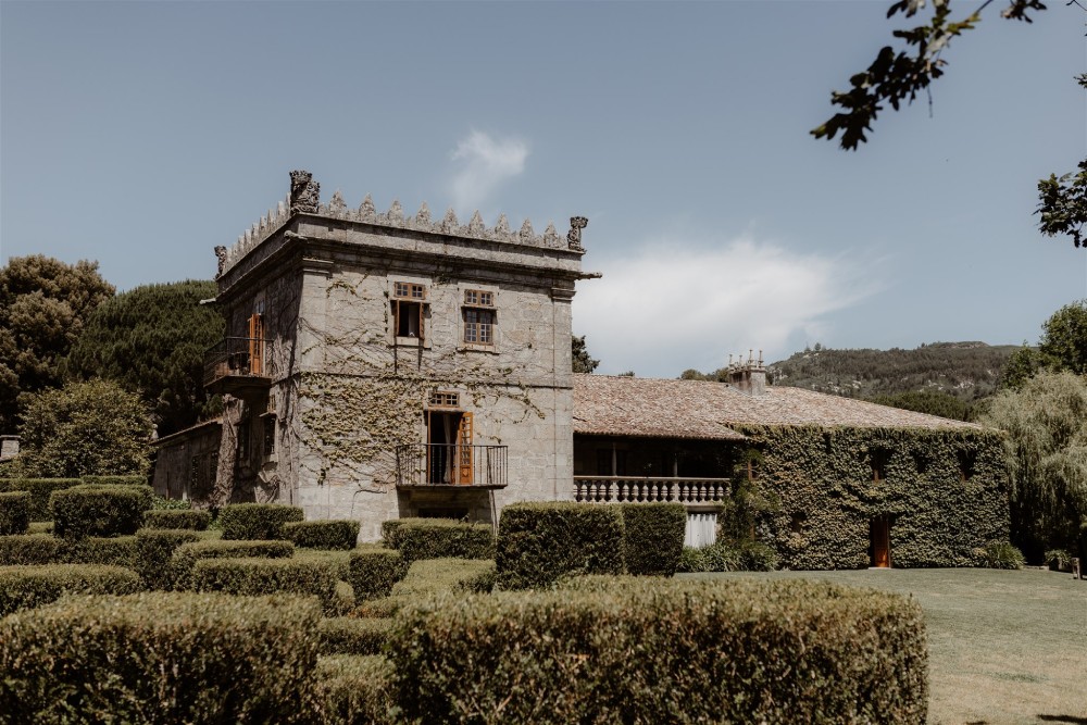 Camino entre los jardines del Pazo da Touza